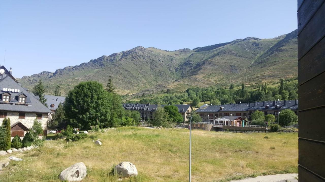 Apartamento L Auet Pla de l'Ermita Eksteriør bilde